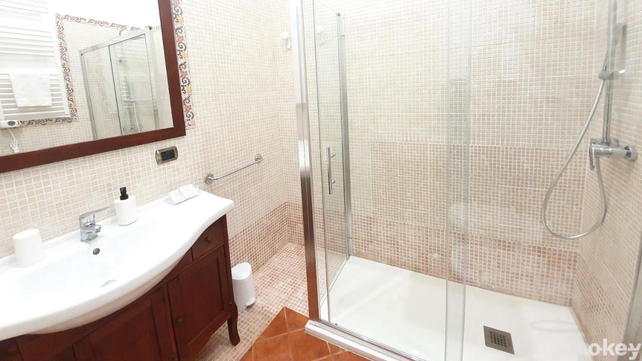 Dimora Donna Vittoria - Bari Vecchia Apartamento Exterior foto